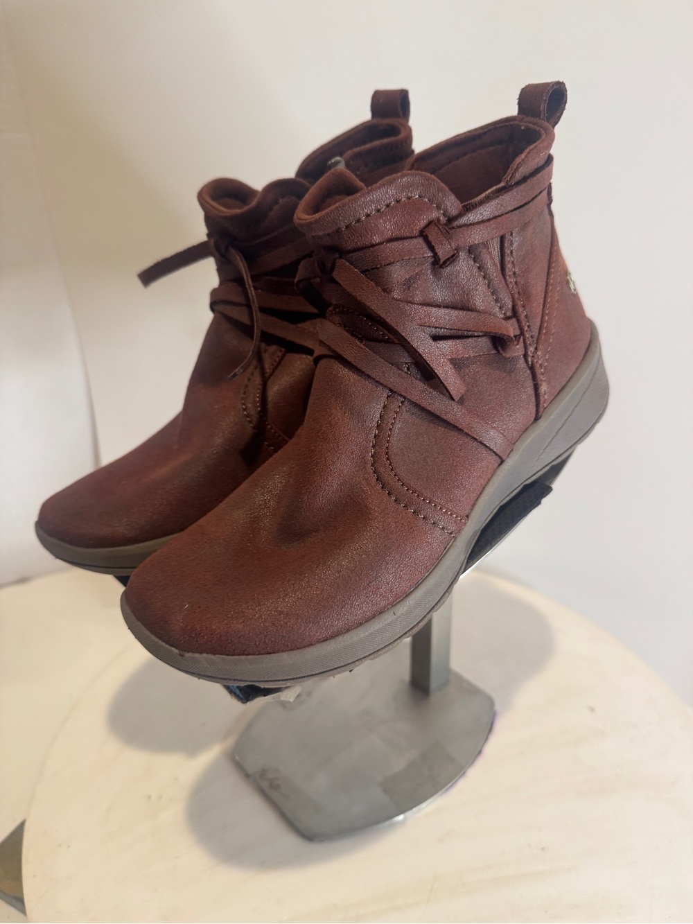 BZees Women's, Gusto Boot size 6.5 New
